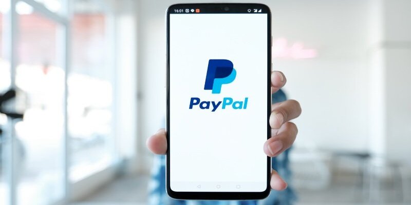 PayPal: usa il nome del servizio di pagamento per rubare soldi ai clienti 